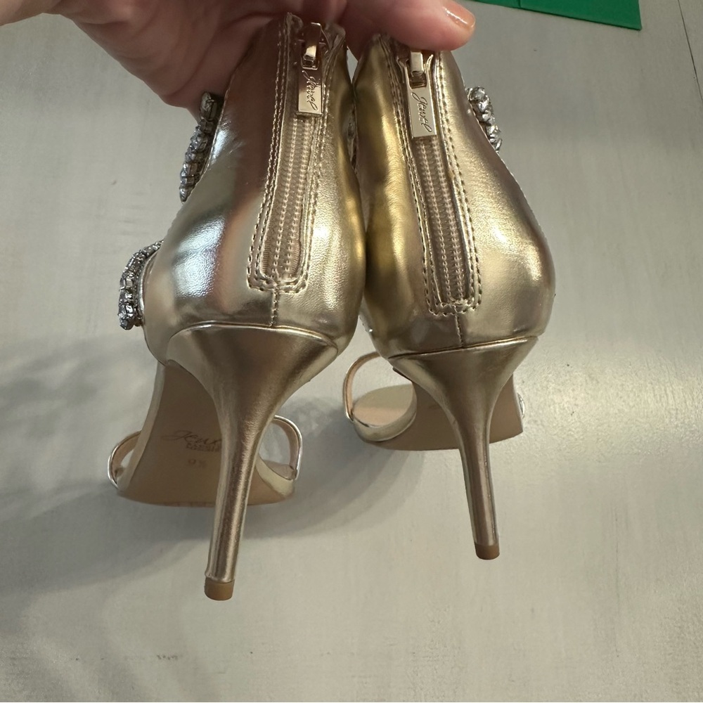 Jewel Badgley Mischka Celine Womens Gold Metal Open Toe Strappy Heels Sz 9.5 NIB - Picture 15 of 15